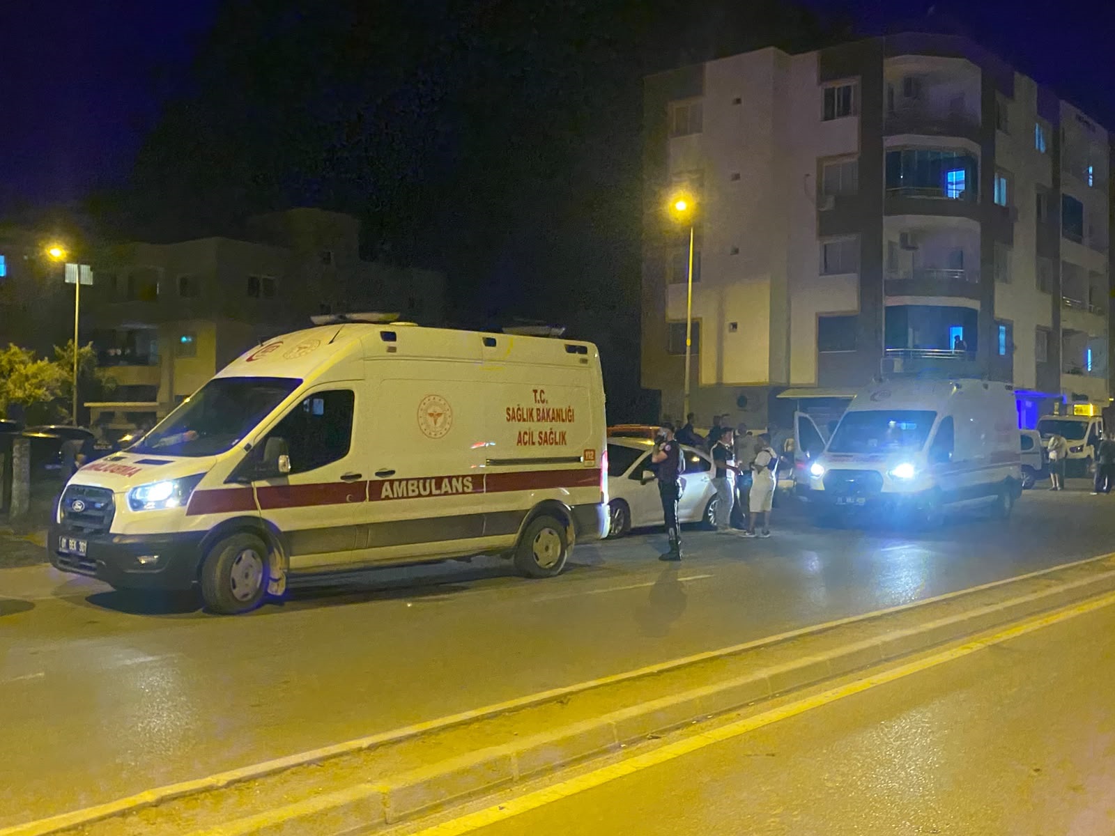 Eski eşini öldürüp, oğlunu yaraladıktan sonra kendi yaşam